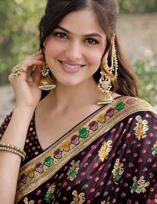 Maroon silk blend banarasi saree with unstitched blouse piece 2