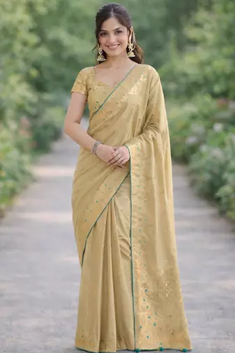 Cream silk blend banarasi saree with unstitched blouse piece