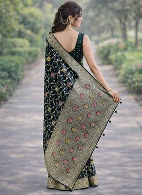 Green silk blend banarasi saree with unstitched blouse piece 4