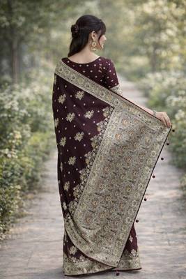 Maroon silk blend banarasi saree with unstitched blouse piece 4