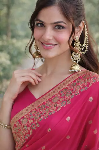 Pink silk blend banarasi saree with unstitched blouse piece