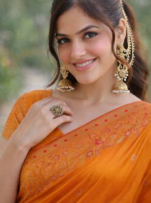 Orange silk blend banarasi saree with unstitched blouse piece 2