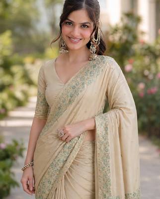 Cream silk blend banarasi saree with unstitched blouse piece 1