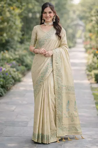 Cream silk blend banarasi saree with unstitched blouse piece