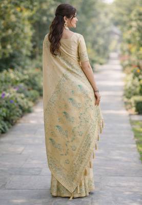 Cream silk blend banarasi saree with unstitched blouse piece 4