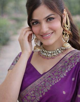 Purple silk blend banarasi saree with unstitched blouse piece 2