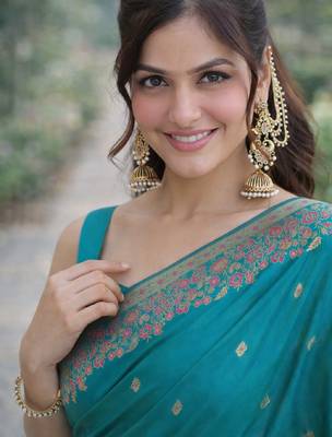 Rama silk blend banarasi saree with unstitched blouse piece 2