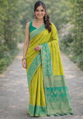Parrot green silk blend banarasi saree with unstitched blouse piece 3