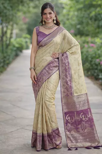Cream silk blend banarasi saree with unstitched blouse piece