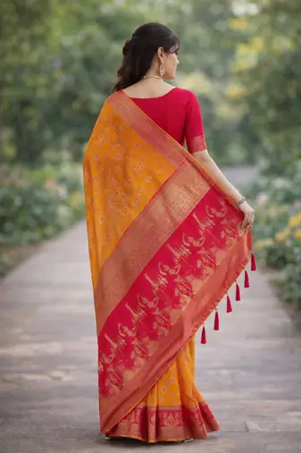 Masturd yellow silk blend banarasi saree with unstitched blouse piece
