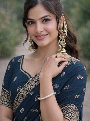 Rama georgette embroidery saree with unstitched blouse piece 3