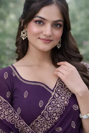 Purple georgette embroidery saree with unstitched blouse piece