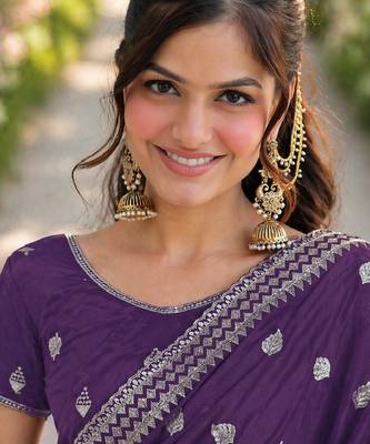 Lavender georgette embroidery saree with unstitched blouse piece 2