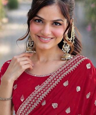 Rani pink georgette embroidery saree with unstitched blouse piece 2