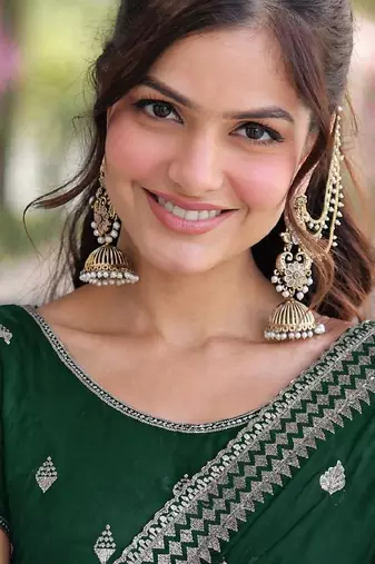 Green georgette embroidery saree with unstitched blouse piece