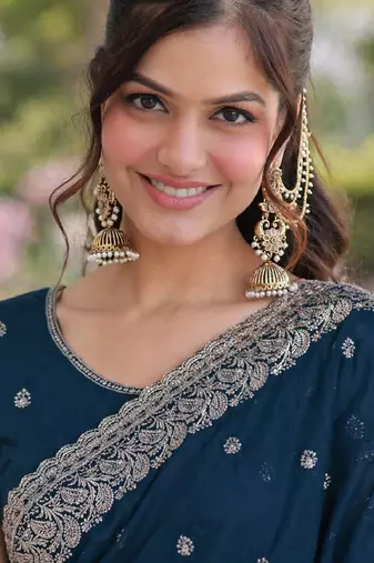 Rama georgette embroidery saree with unstitched blouse piece