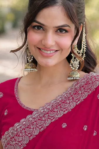 Pink georgette embroidery saree with unstitched blouse piece