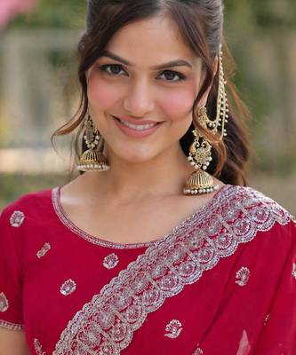 Pink georgette embroidery saree with unstitched blouse piece 1