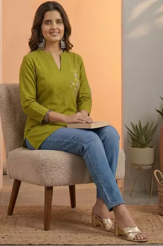 Green silk cotton thread short kurti