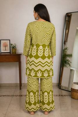 Olive green malmal cotton printed co ord set 2