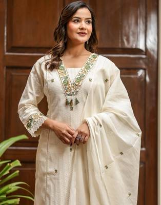 Off white cotton kurta set with green embroidery and dupatta     ethnic wear 5