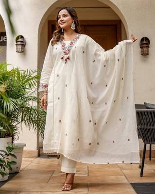 Off white cotton kurta set with red embroidery and dupatta     ethnic wear 2