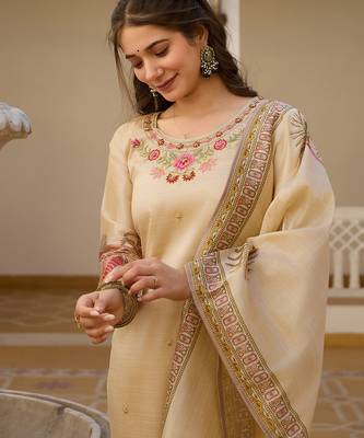 Women's cream viscose silk sequin embroidered kurta pant set with printed silk dupatta 4