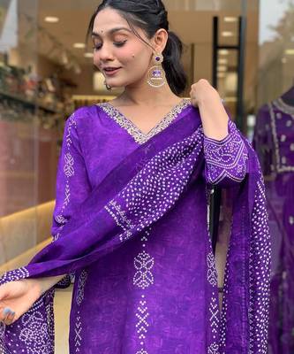 Women's purple french crepe embroidered kurta pant set with chinon dupatta 4