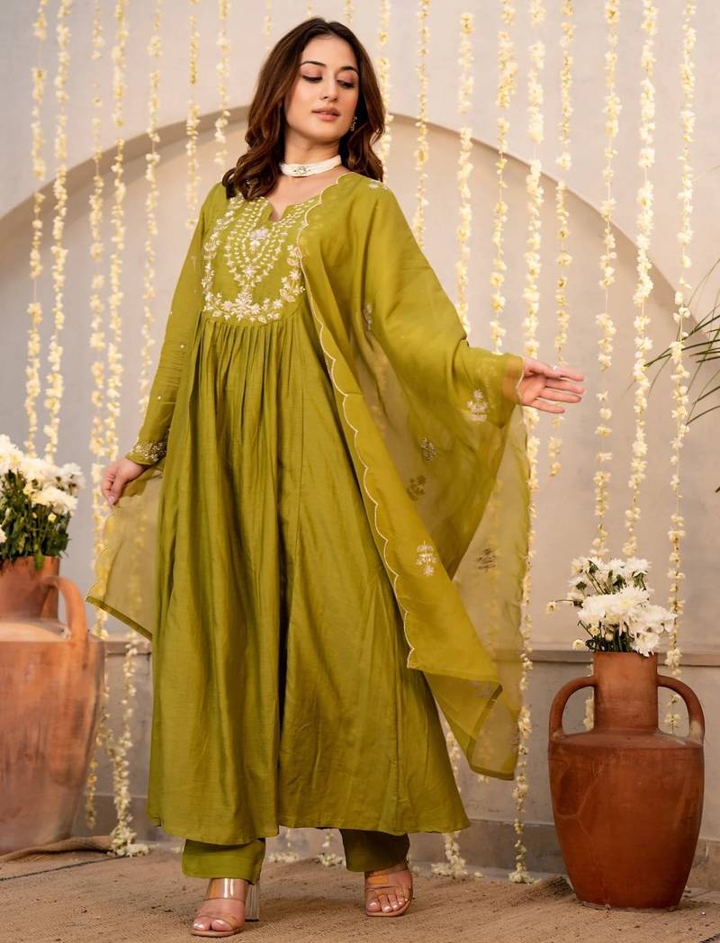 Women's chanderi silk sequin stone embroidered v neck green kurta pant set with chanderi dupatta