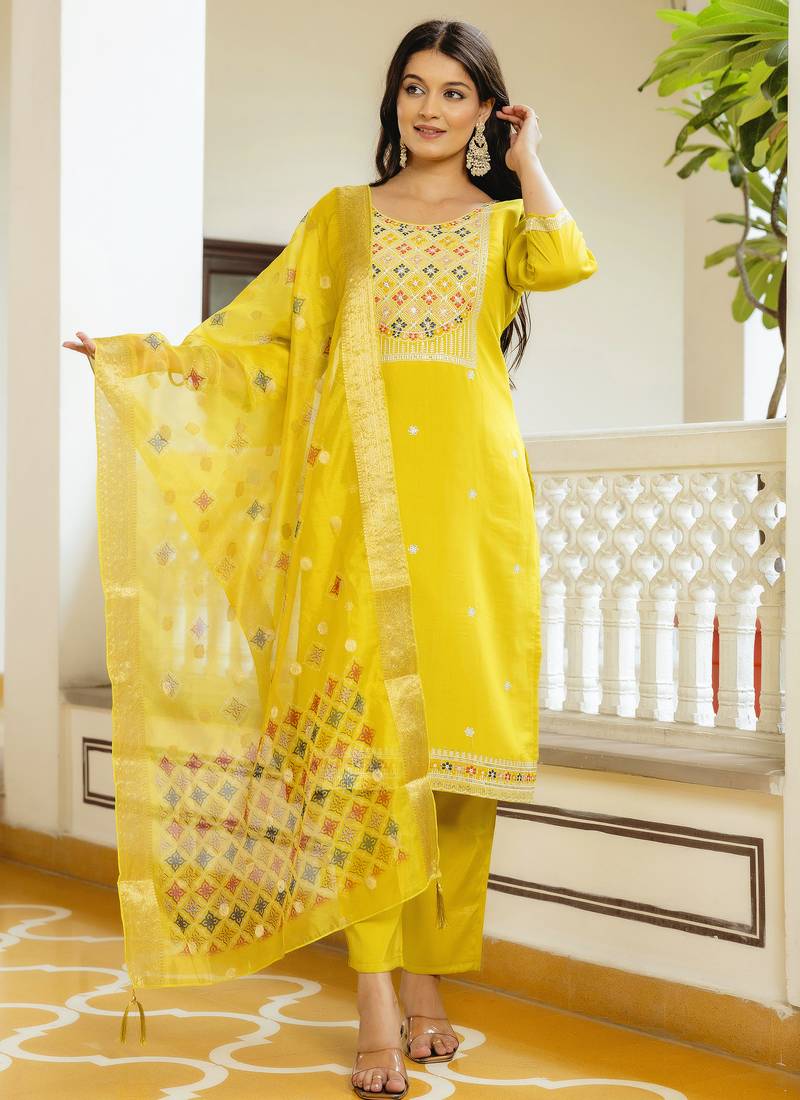 Women's yellow viscose shimar silk kurta pant set with organza dupatt