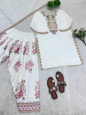 Womens trendy  embroidery thread work kurta set 3