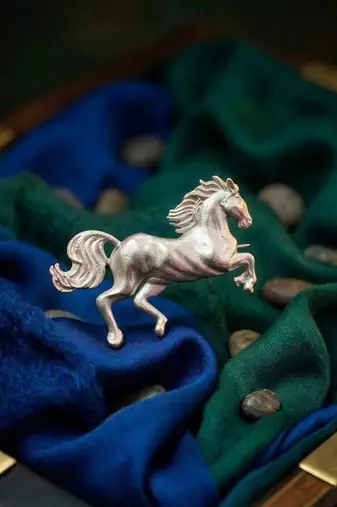 Elegant running horse designer brooch pin for women & men