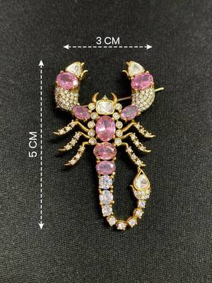 Luxury pink crystal scorpion designer brooch pin for women 1