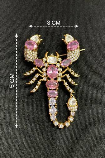 Luxury pink crystal scorpion designer brooch pin for women
