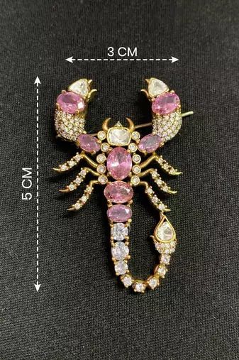Luxury pink crystal scorpion designer brooch pin for women