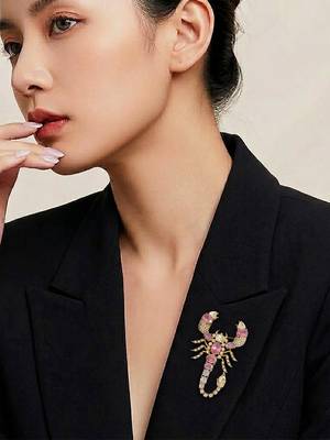 Luxury pink crystal scorpion designer brooch pin for women 2
