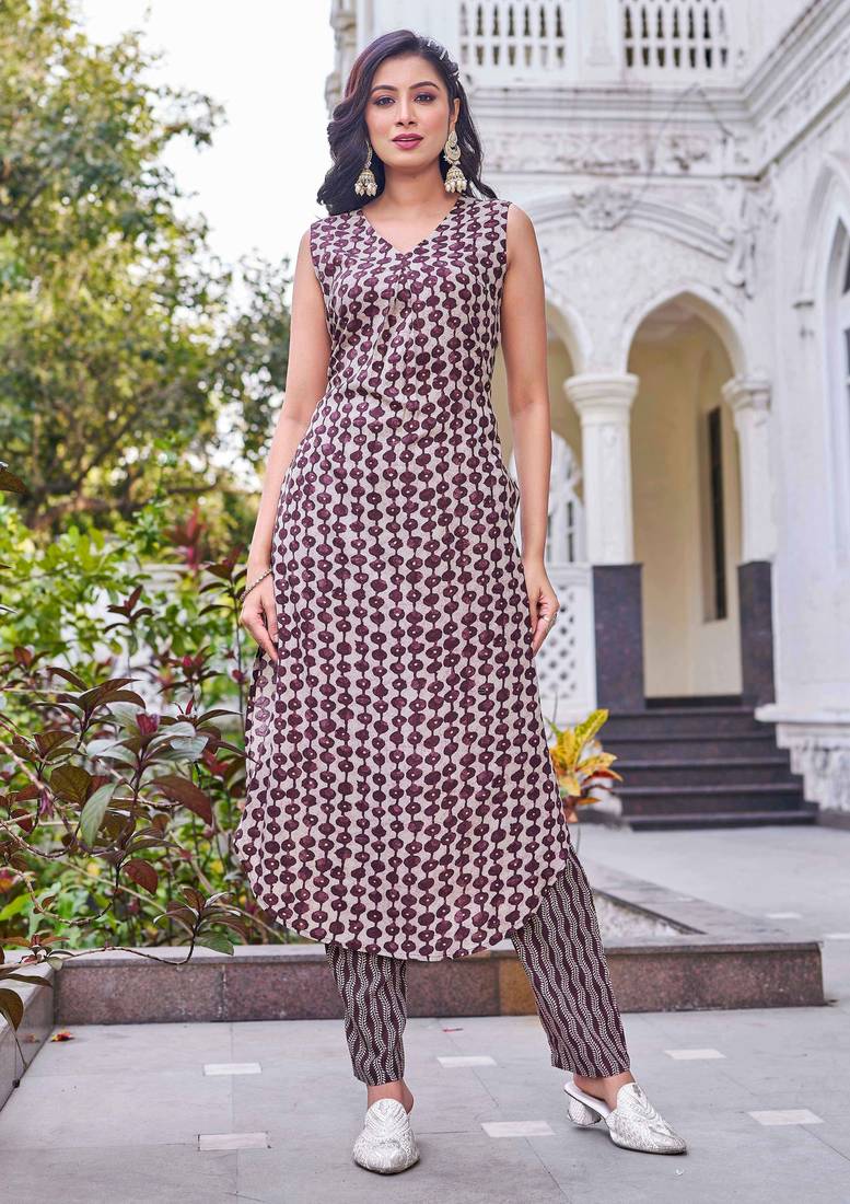 Women brown printed sleeveless straight kurta set