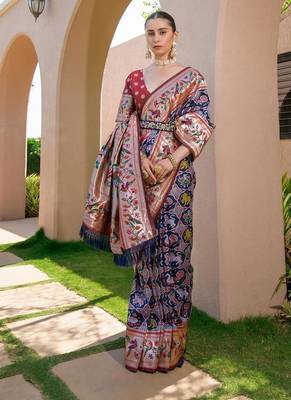 navy blue paithani floral silk saree 3