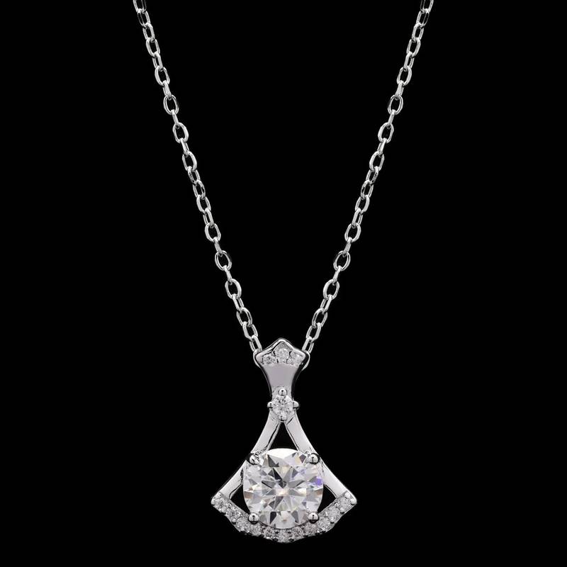 Pure 925 silver axe moissanite pendant for women