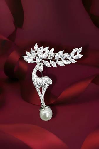 Pure 925 silver graceful fawn brooch