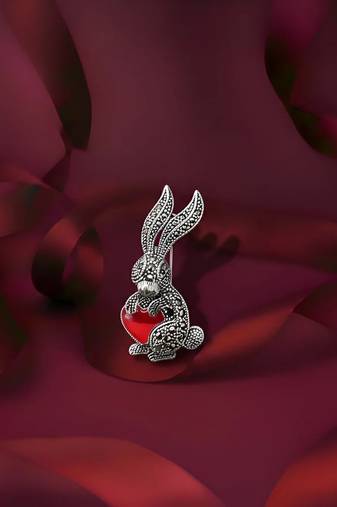 Pure 925 silver amour bunny brooch