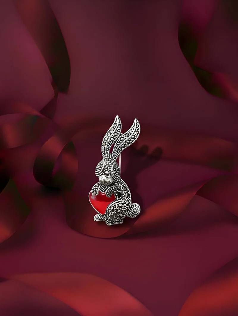 Pure 925 silver amour bunny brooch