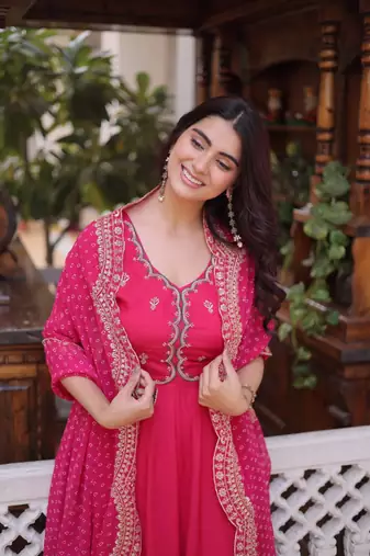pink embroidered chanderi kurti pant dupatta set