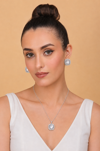Silver white cubic zirconia diamond pendant set