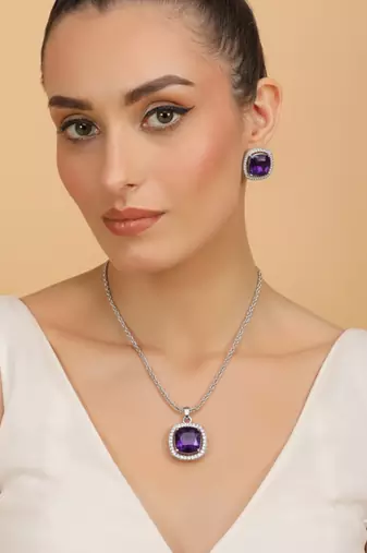 Silver amethyst purple stone pendant set