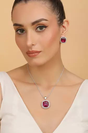 Silver electric RubyRed stone pendant set 