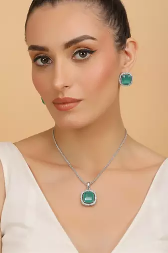 Silver turquoise green stone pendant set