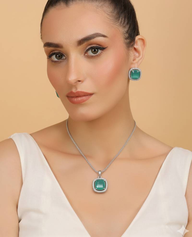 Silver turquoise green stone pendant set