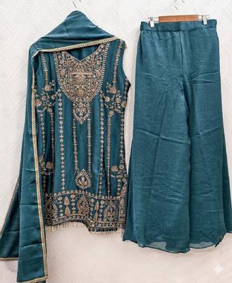 Womens heavy embroiedery with beads work kurta set 3