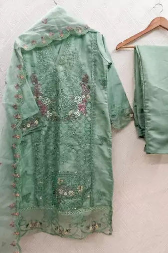 Womens silk with heavy embroiedery with sequence work kurta set